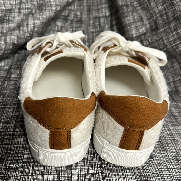 J. Crew Striped Sherpa Road Trip Sneakers, 9.5 US, Great Condition! - Picture 4 of 7